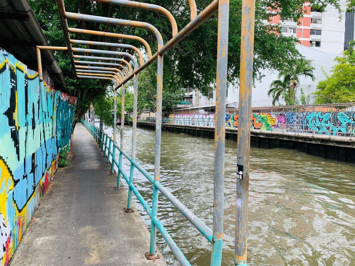 Oasis Cafe And Nap Vandrehjem Bangkok Eksteriør billede